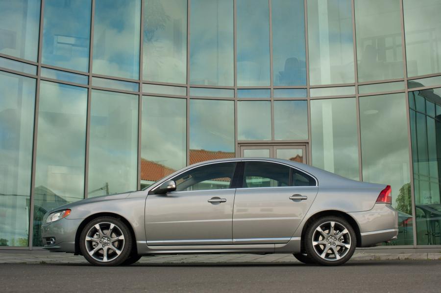  Volvo S80 2009 года  (фото 35 из 76)